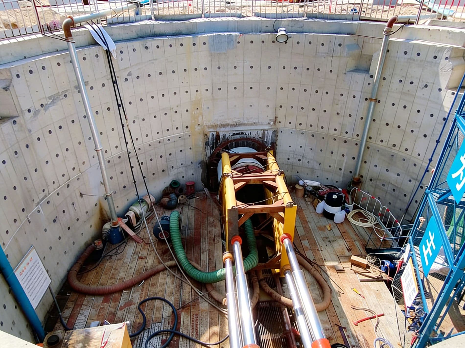 Pipe Jacking Launch Shaft with Hydraulic Jacking System